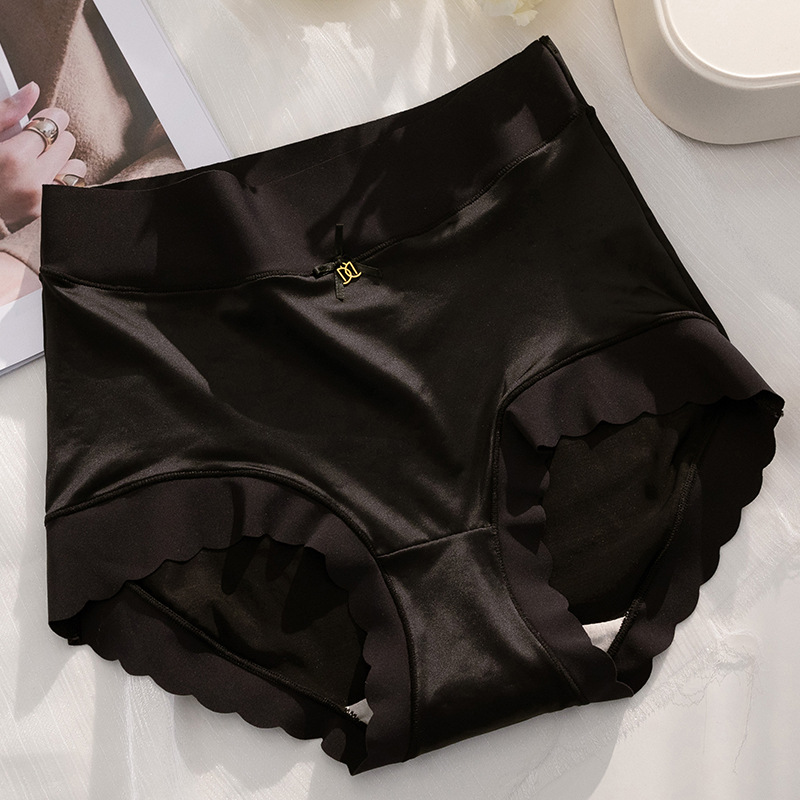 SilkComfort™ Hygienische Seidenunterwäsche – Frisch und Sicher durch den Tag